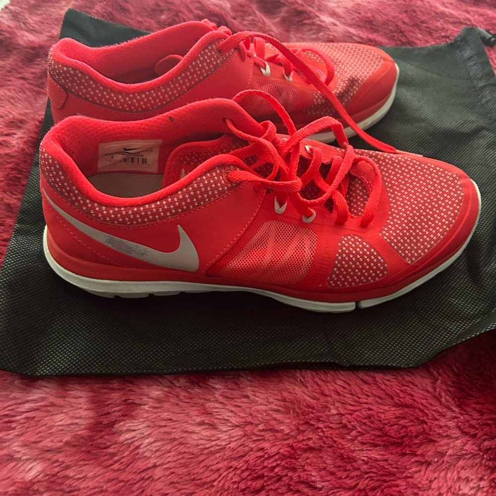 Nike Women's Athletic Shoes - Red / Orange - Picture 5 of 7